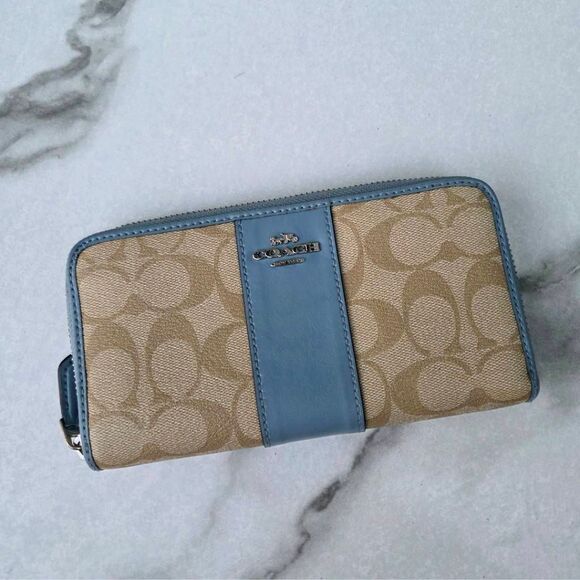 Coach Signature Canvas Long Accordion Zip Wallet in Cream/Blue. - Picture 2 of 7